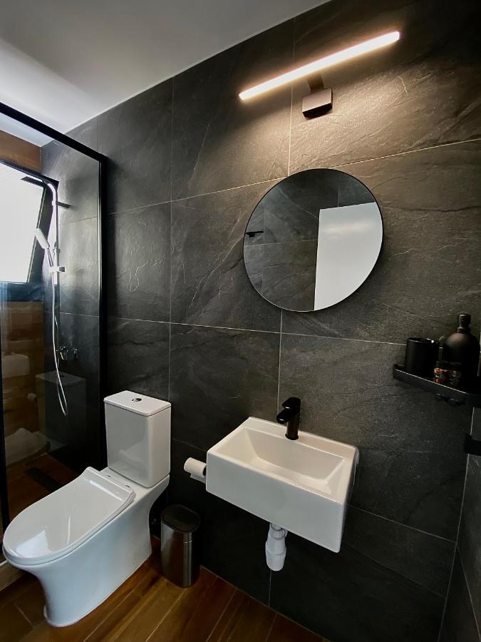 Sea La Vie #2 - Luxury Seaview Apartment Paphos Luaran gambar