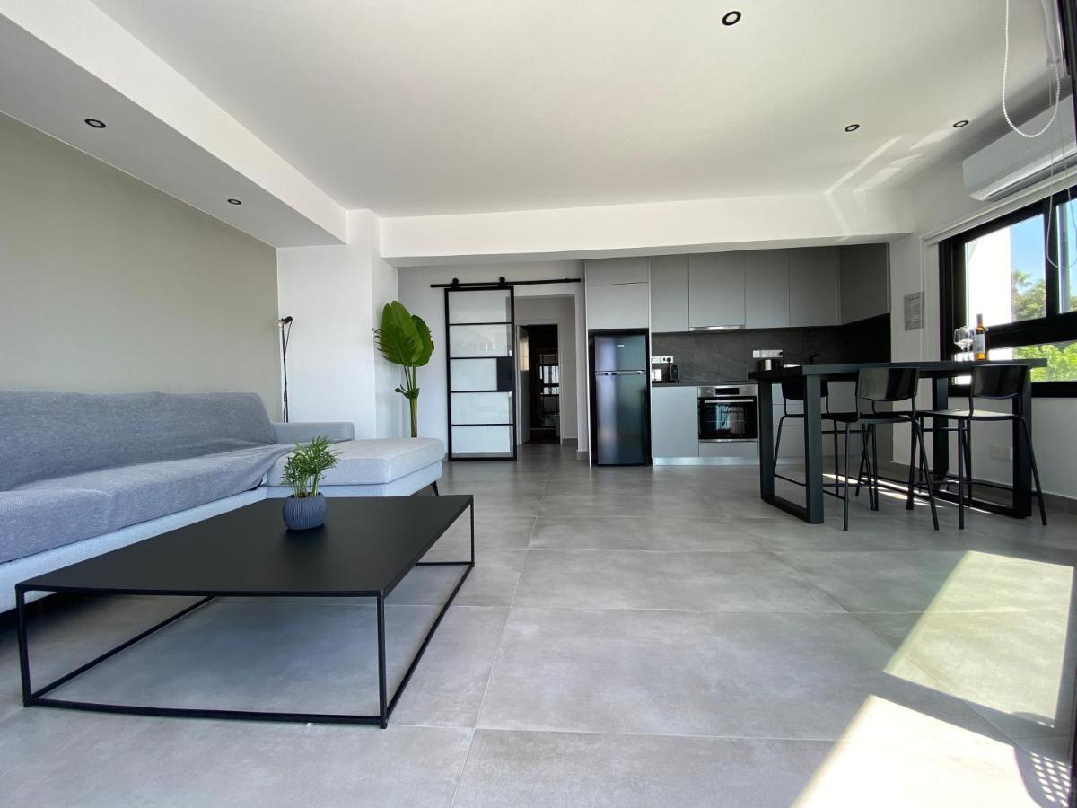 Sea La Vie #2 - Luxury Seaview Apartment Paphos Luaran gambar